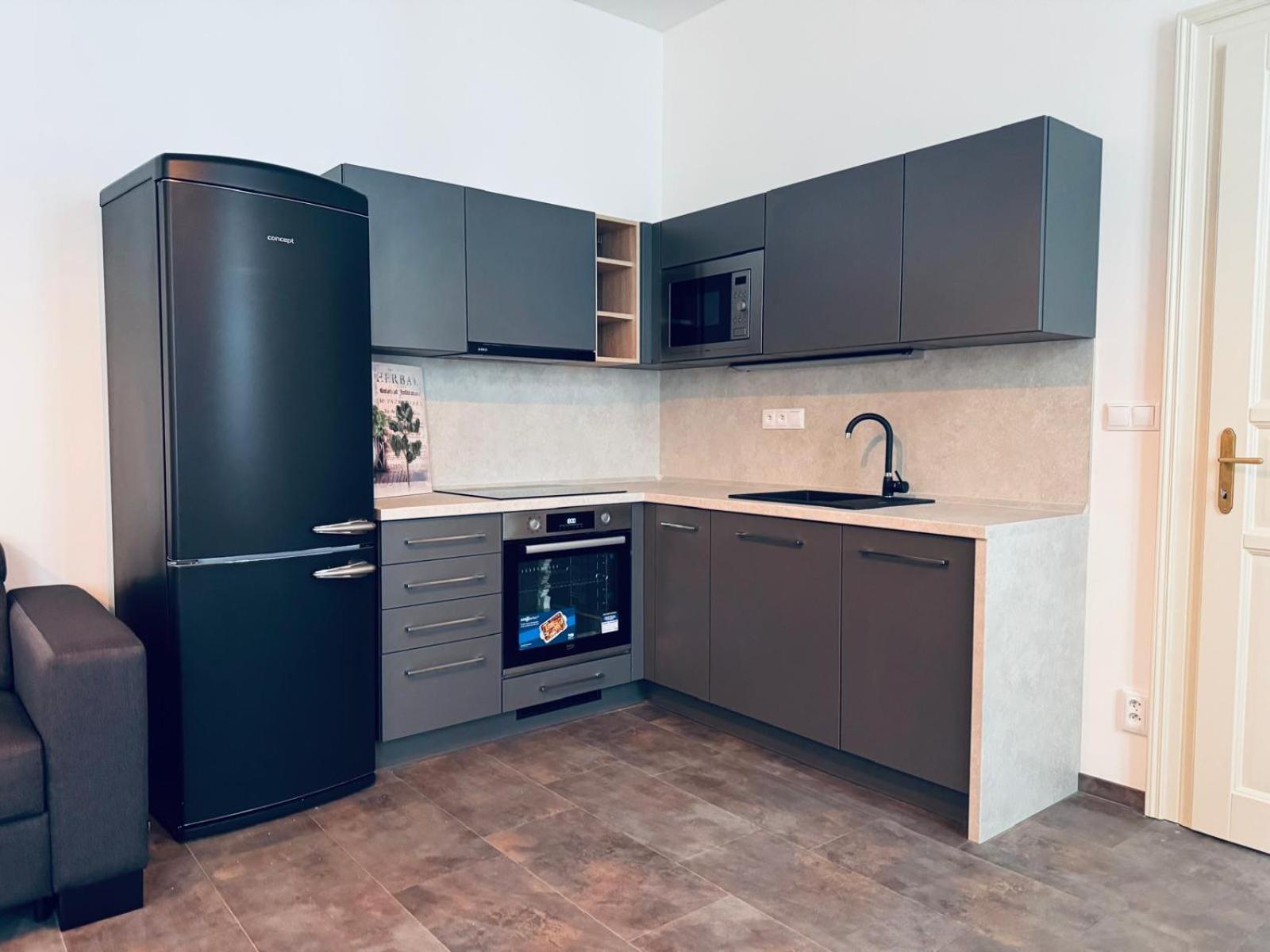 Pearl Bee Deluxe Suites Pilsen Exterior photo